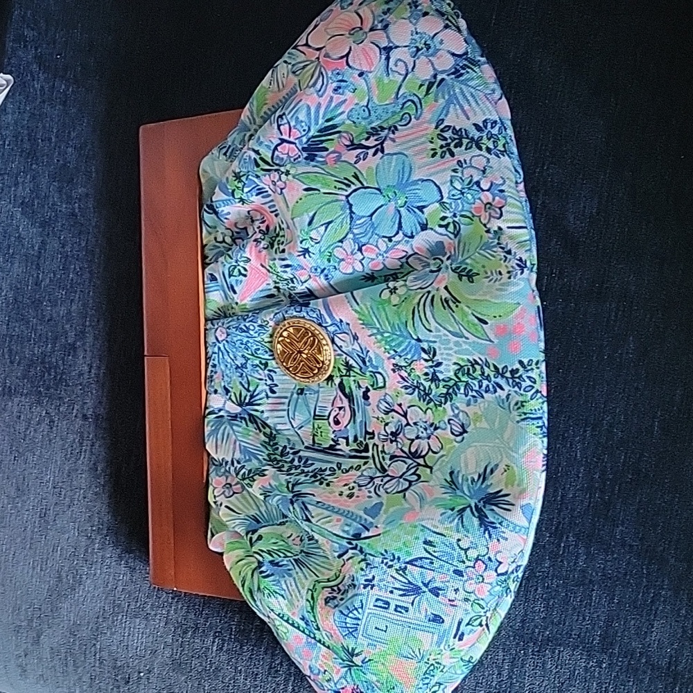 LILLY PULITZER Bermuda Clutch Lilly's House Print-Fast NWOT